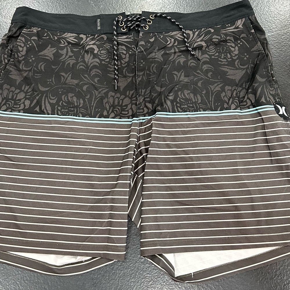 Hurley men’s board shorts